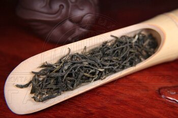 Люй Мао Фэн «Свежие Зеленые Ворсистые Пики»